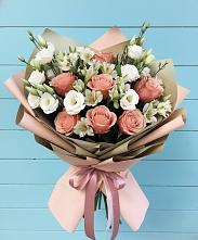 Букет цветов из:  Розы, Альстромерии и Лизиантусы в Троицкое