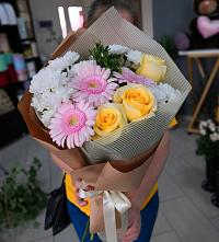 Букет цветов из:  Герберы, Розы и Хризантемы в Троицкое