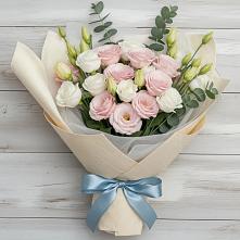 Букет цветов из:  Лизиантусы в Троицкое