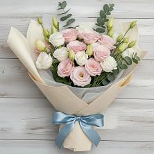 Букет цветов из:  Лизиантусы в Троицкое