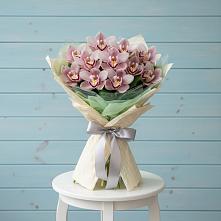 Букет цветов из:  Орхидеи и Розы #REPLACE_PRED# Троицкое