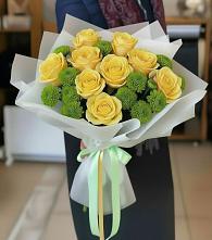 Букет цветов из:  Хризантемы и Розы в Троицкое