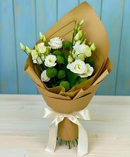 Букет цветов из:  Хризантемы и Лизиантусы в Троицкое