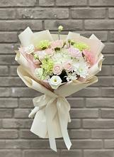 Букет цветов из:  Гвоздики, Розы, Лизиантусы и Хризантемы #REPLACE_PRED# Троицкое