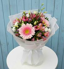Букет цветов из:  Герберы, Альстромерии и Лизиантусы в Троицкое