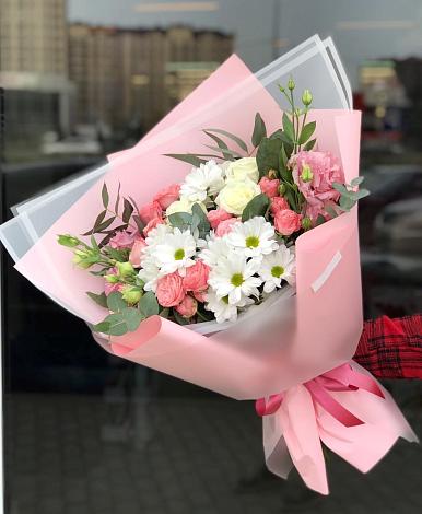 Букет цветов из: Розы, Лизиантусы и Хризантемы в Троицкое