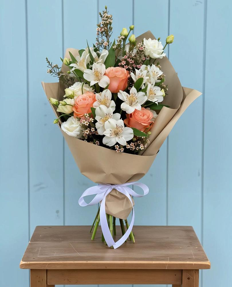 Букет цветов из: Альстромерии, Лизиантусы, Розы и Хризантемы в Троицкое