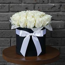 Цветочная композиция из Розы в шляпной коробке в Троицкое